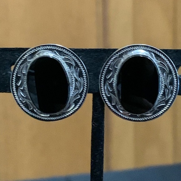 Van Dell sterling silver black onyx screw on earrings - Picture 3 of 4